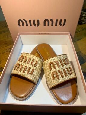 Miu Miu Tan Raffia Logo Slide Sandals. Size US 7 EUR 38